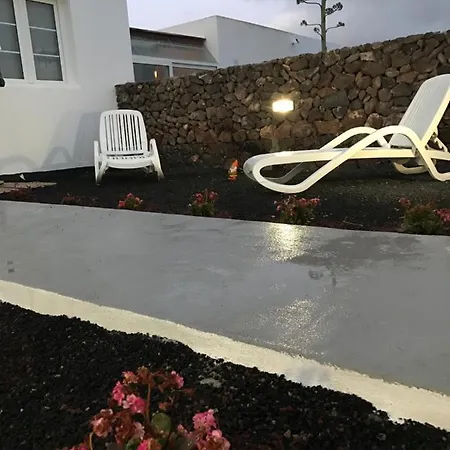 Bungalow, Terraza Jardin Y Barbacoa Yaiza (Lanzarote)